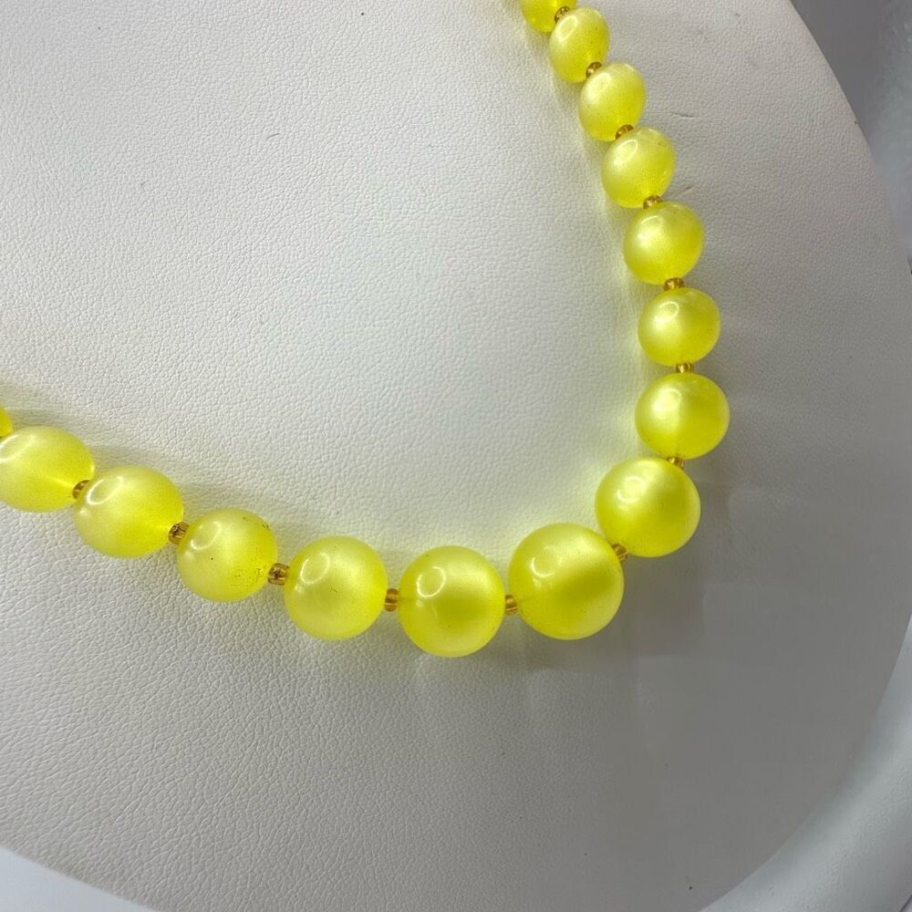 Yellow  moon glow  beaded necklace - Picture 6 of 9